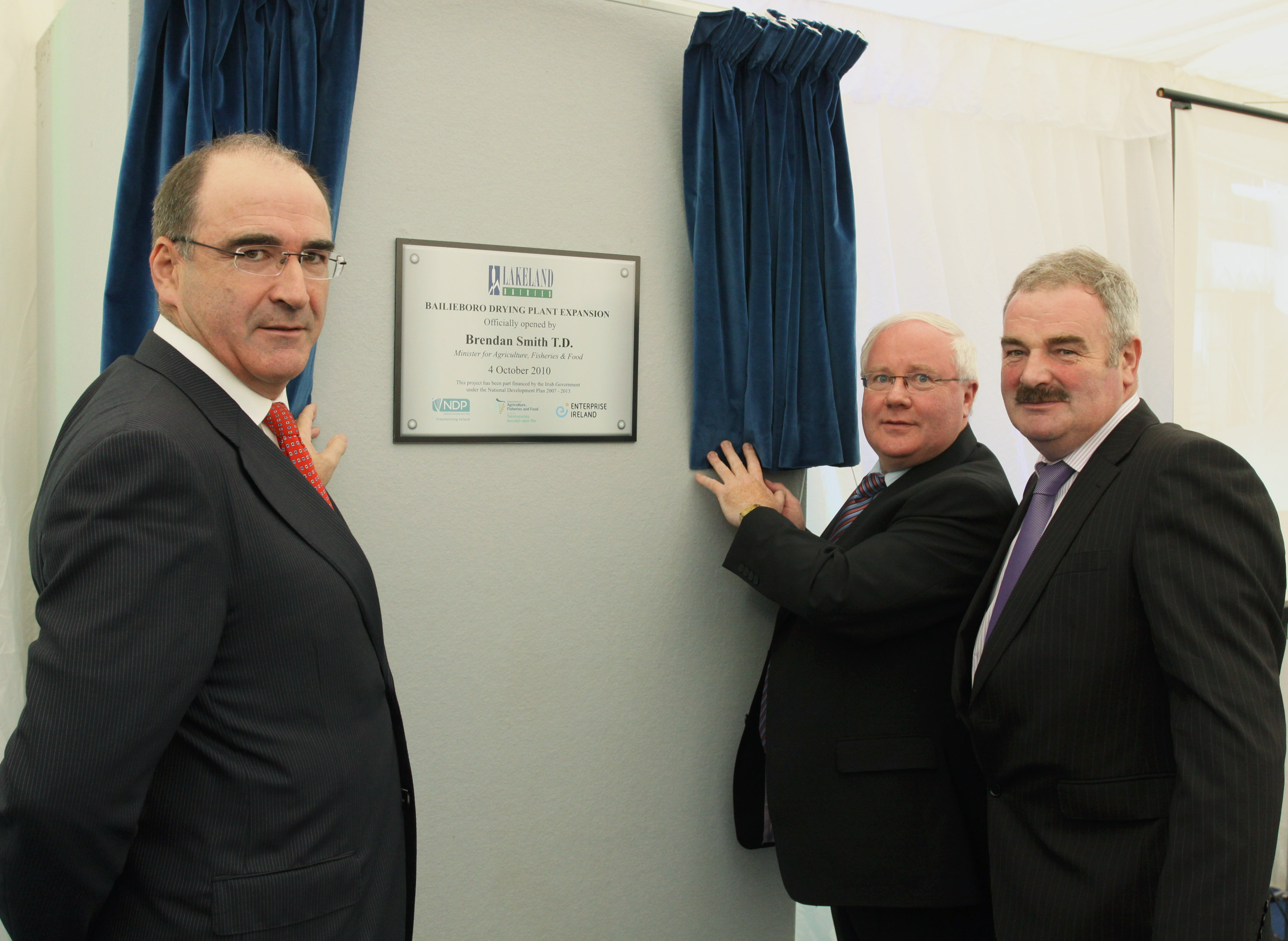 Pictured (L-R): Former Lakeland Dairies CEO Michael Hanley, alongside former Minister for Agriculture, Food and the Marine Brendan Smith TD and Padraig Young at the commissioning of the Bailieboro Drying Plant expansion in 2008.